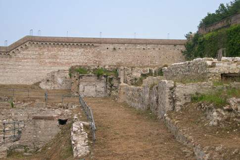 Resti dell'Anfiteatro romano