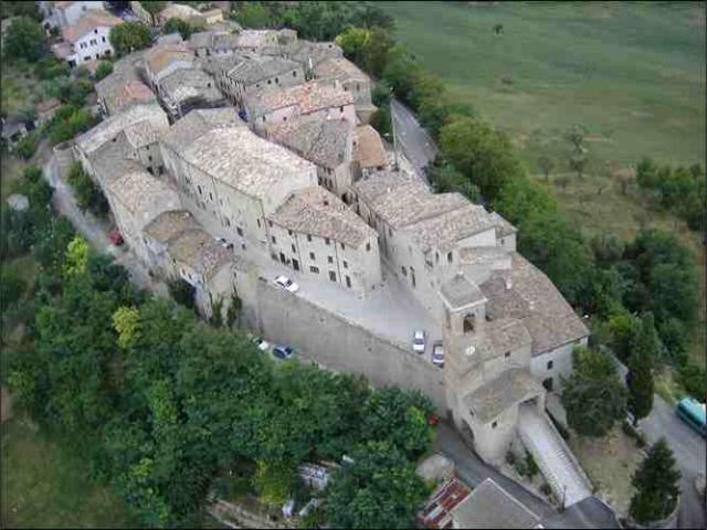 Il Castello di Castiglioni ad Arcevia